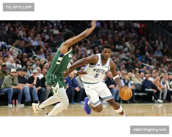 76人防守端针对性布置 限制爱德华兹个人进攻迫使失误